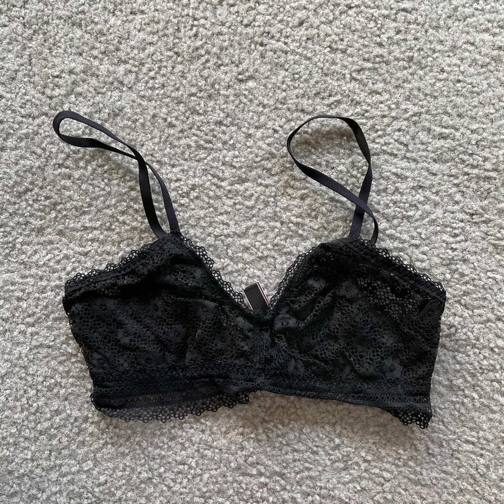 3/$30 Victoria's Secret black lace bralette